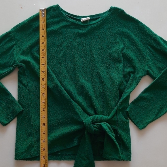 Zara 10 green textured long sleeve top with tie - Picture 7 of 8